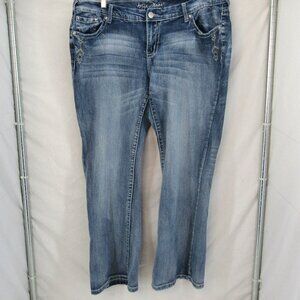 Ariya Jeans Women's Light Wash Mid Rise Wide Leg Embroidered Blue Jeans Size 20